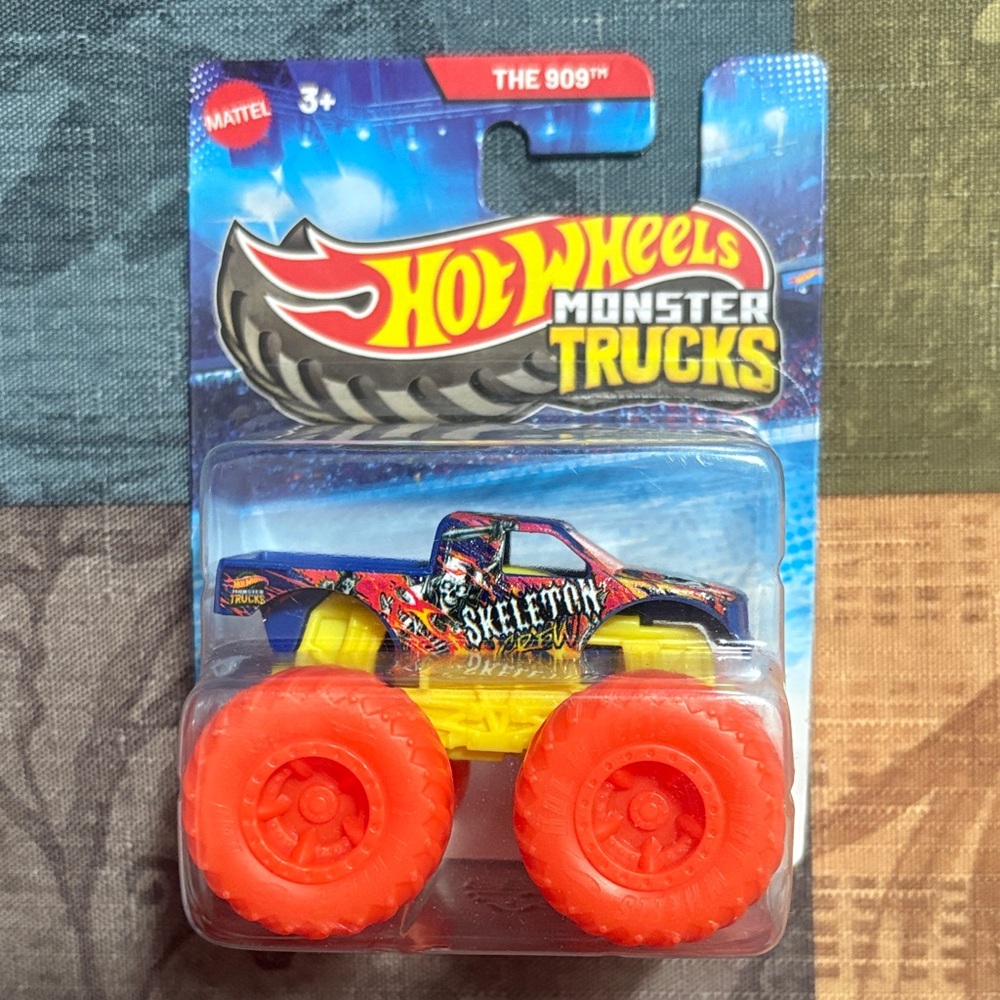 🛍️5/$20🛍️Hot Wheels Monster Trucks Skeleton Crew